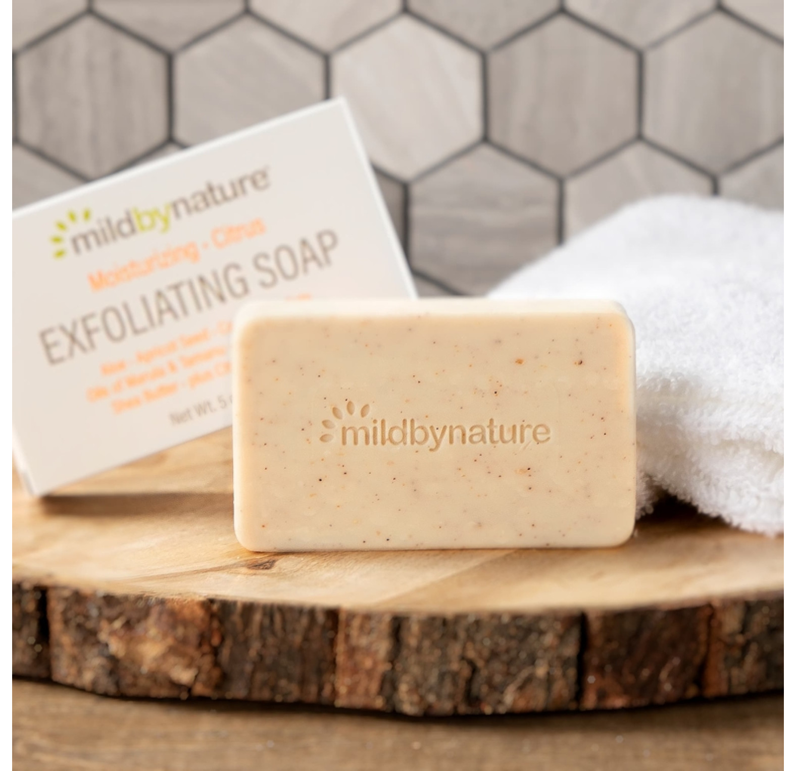 Mild By Nature, отшелушивающее кусковое мыло, с цитрусовым ароматом, 141 г (5 унций)
